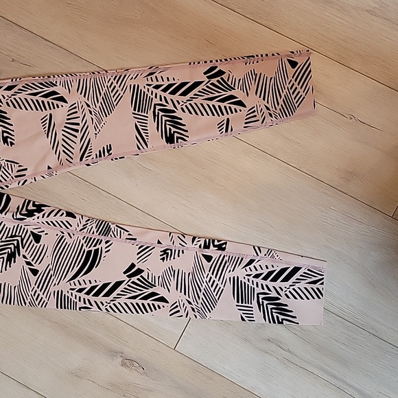 Aerie pattern brown and black legging - Picture 2 of 4